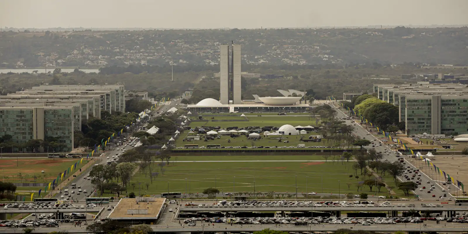 Contas públicas têm superávit de R$ 6,7 bilhões em abril