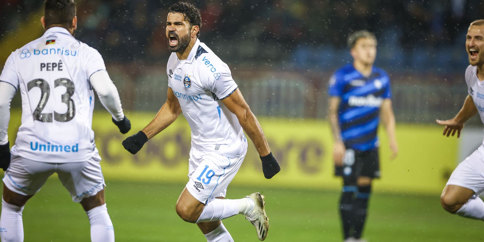 Grêmio derrota Huachipato para se garantir nas oitavas da Libertadores