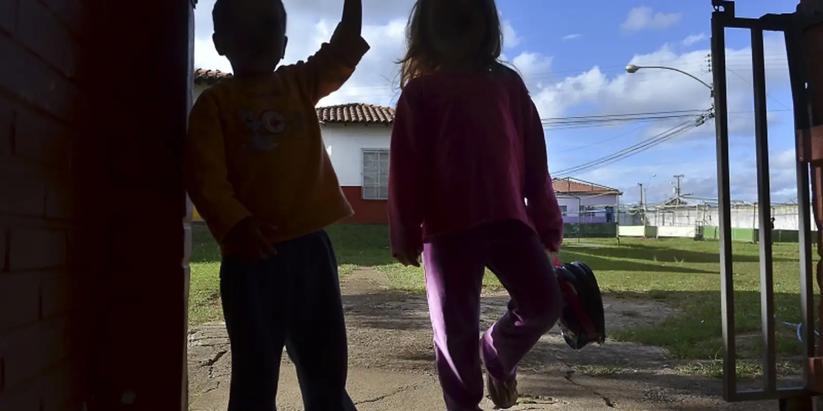 Leis de proteção às crianças enfrentam cultura de violência no país