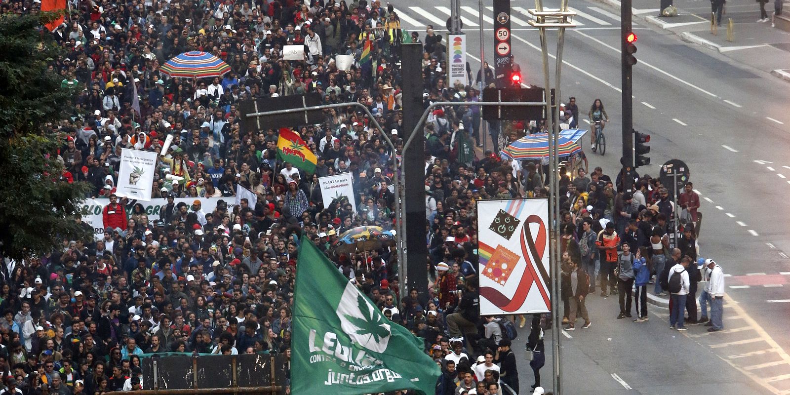 Marcha da Maconha de SP protesta contra prisões e violência policial