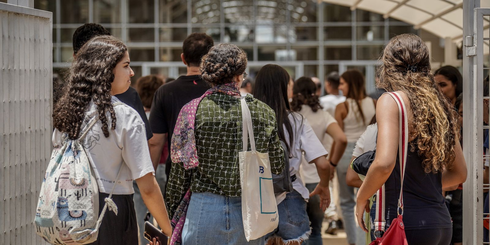 Prazo para pagar taxa de inscrição do Enem termina nesta quarta-feira