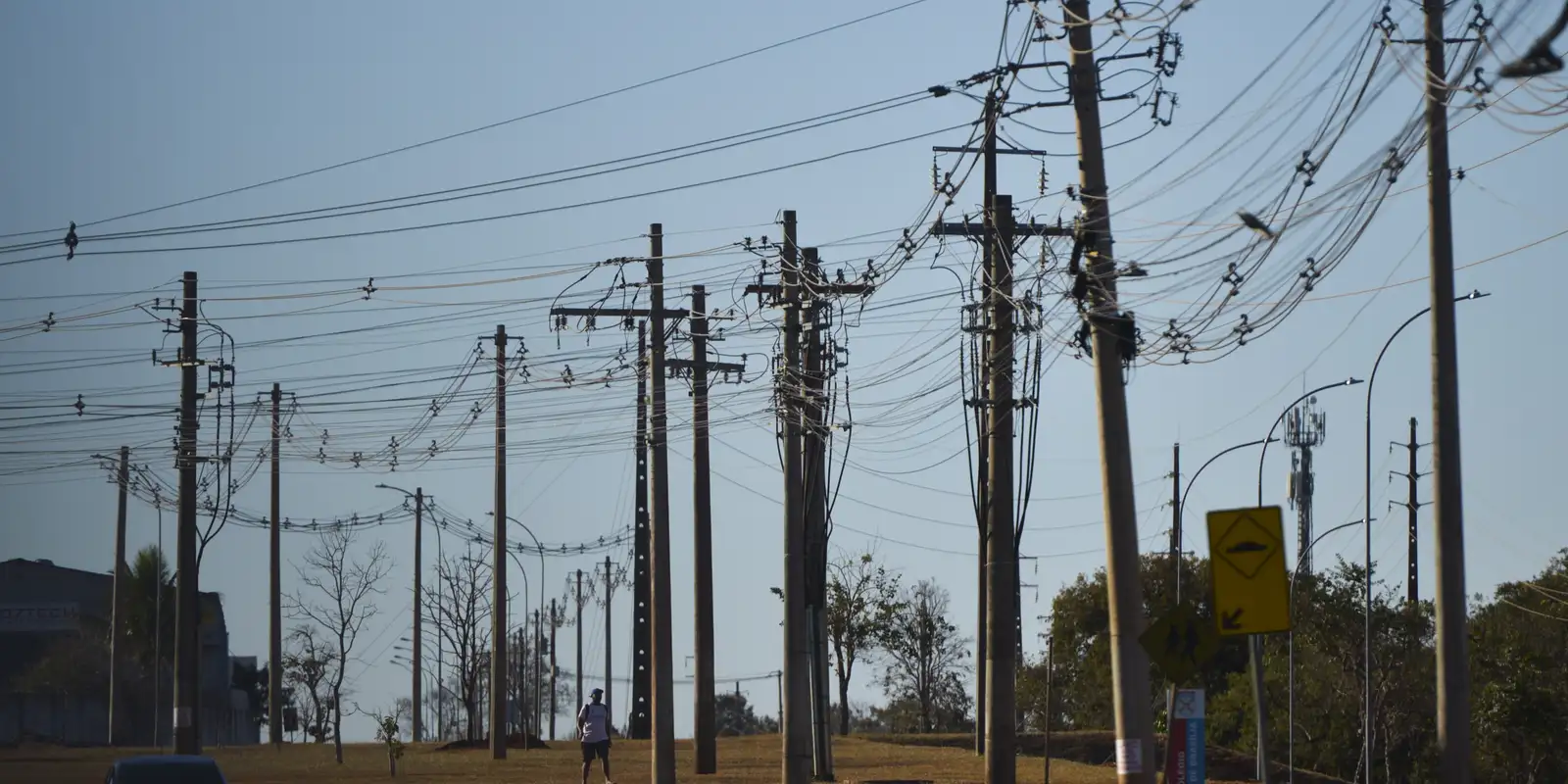 Acidentes fatais com a rede elétrica caem 8% em 2023, aponta Abradee